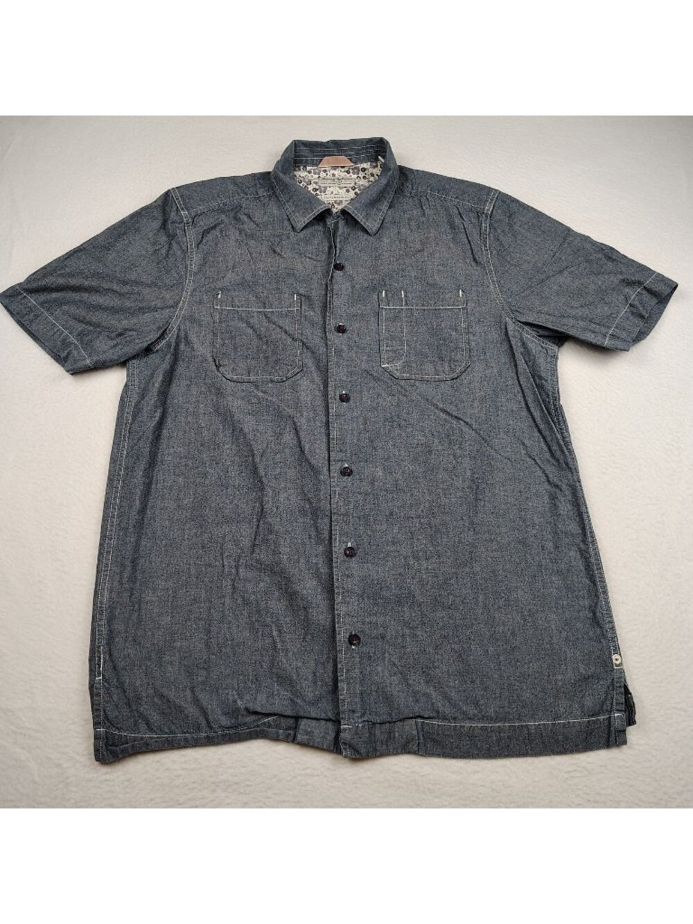 Tommy Bahama Jeans Shirt Mens Medium Island Modern Fit Soft Preppy Denim